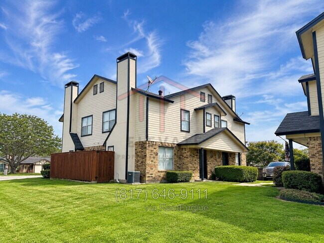 Building Photo - 5912 Holiday Ln