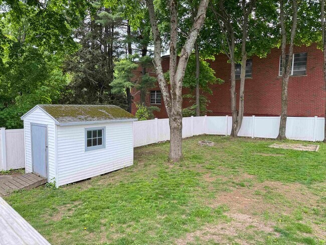 Building Photo - 64 Girard St