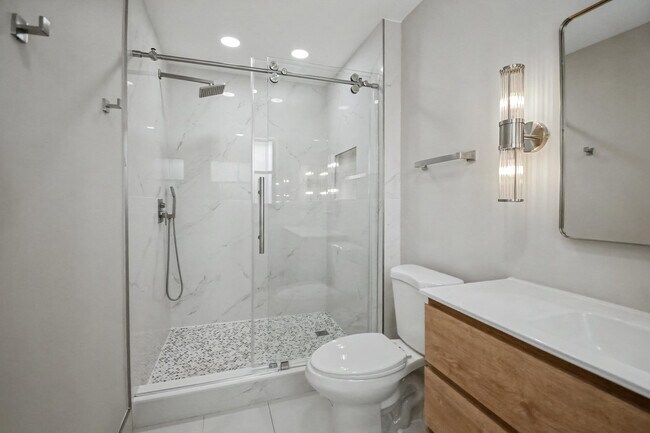 Building Photo - 7407 Silver Woods Ct