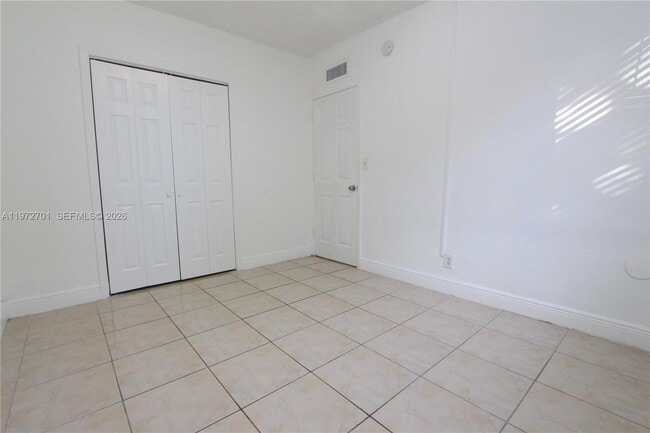 Building Photo - 801 NW 47th Ave