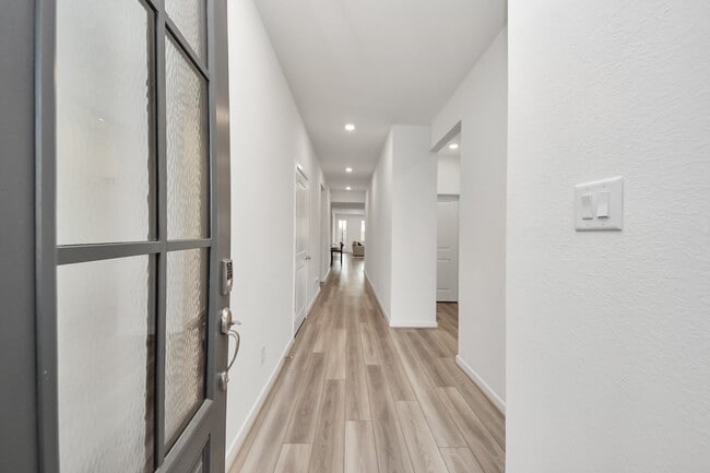 Building Photo - 21811 Tallulah River Dr