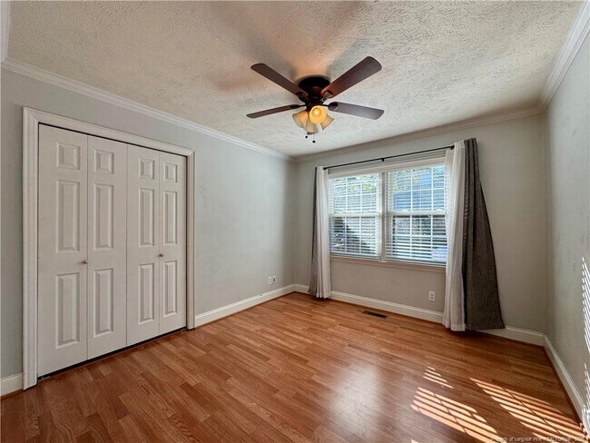 Building Photo - 2723 Huntington Rd