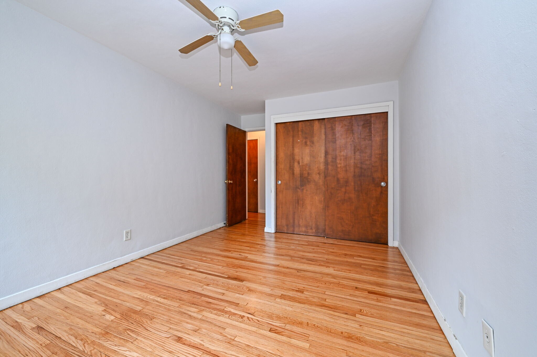 Building Photo - 515 5th St SE