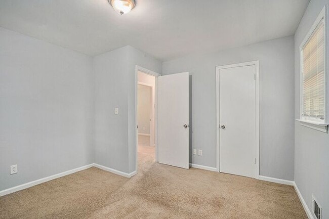 Building Photo - Renovated 4BR/2.5BA Home in Jonesboro!