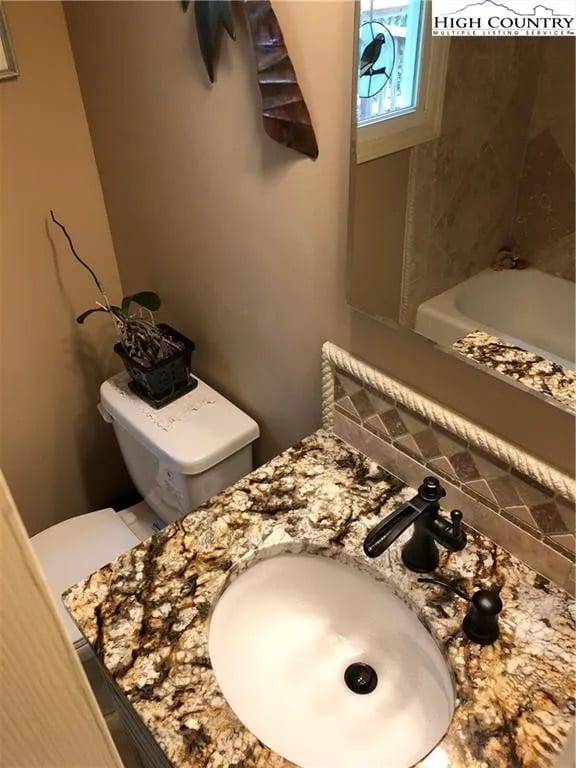 Building Photo - 162 Horseshoe Dr