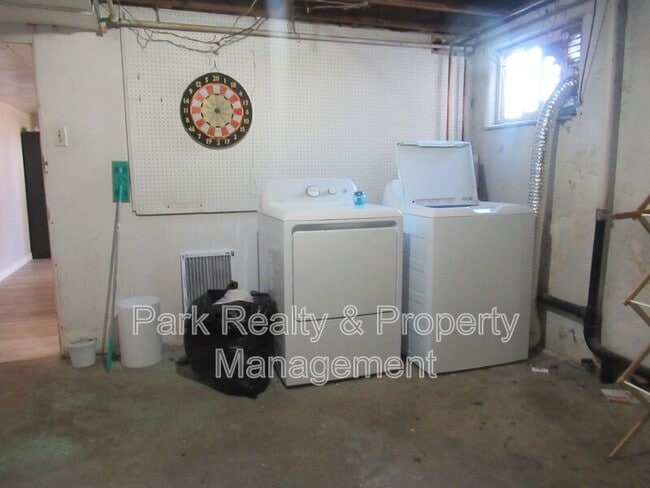 Building Photo - 2718 Ames St