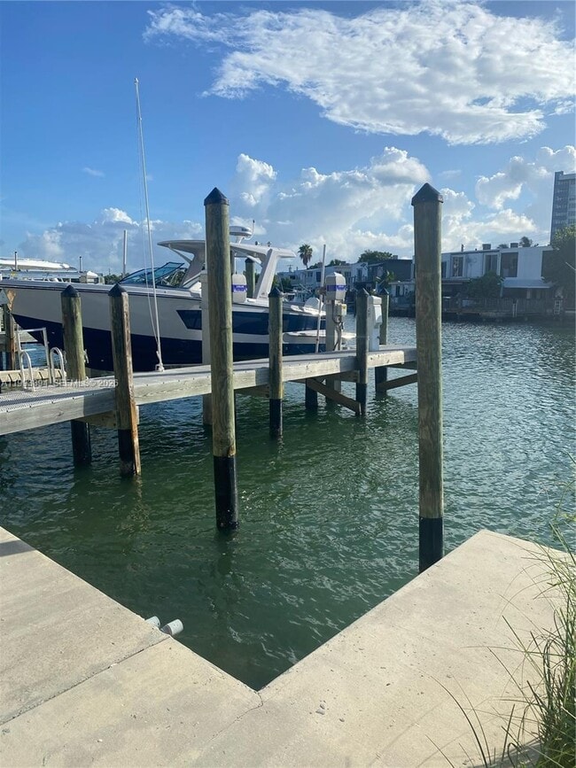 Building Photo - 41 N Shore Dr