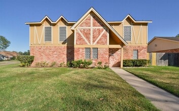 Building Photo - 13915 Roundstone Ln