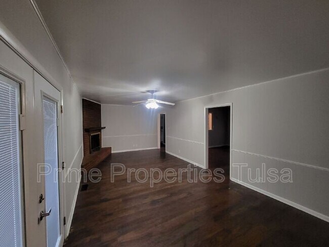 Building Photo - 1525 S 122nd E Ave