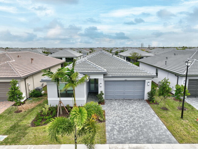 Building Photo - 12611 SW Manatee Marsh Ter