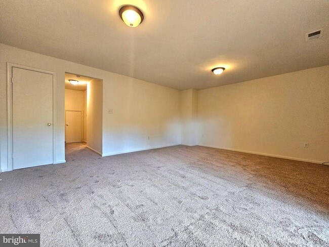 Building Photo - 4802 Treasure Ct