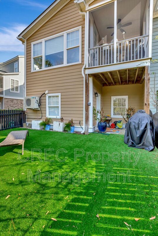 Building Photo - 147 Palm Cove Way