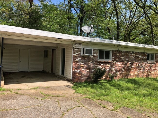 Primary Photo - 2 Bed 1 Bath House
