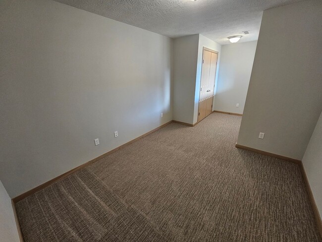 Building Photo - Tunis Drive Townhomes