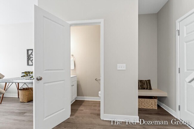 Building Photo - 13630 Signature Dr