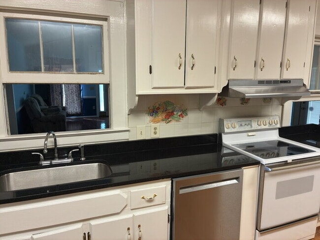 Building Photo - "Charming 3-Bedroom Retreat with 2 Full Baths in Peaceful Pelzer!"