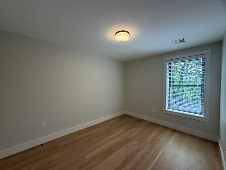 Building Photo - 59 Longwood Ave