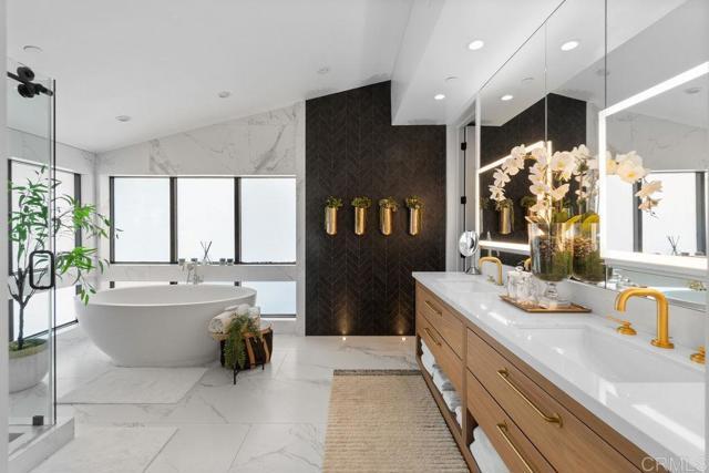 Building Photo - 3301 Lincoln St