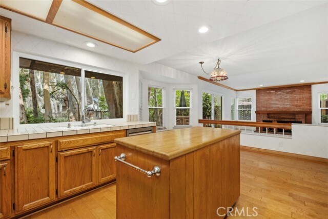 Building Photo - 24881 Village Wood Ln