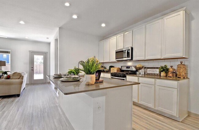 Building Photo - 6902 Telford Holw Trl