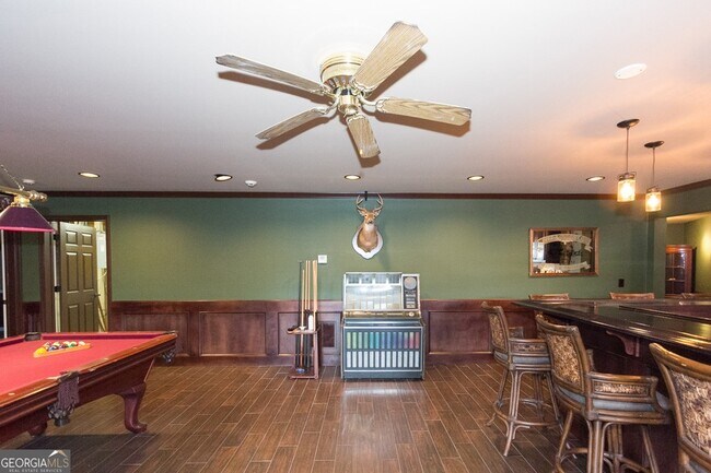 Building Photo - 5166 Wheeler Dr