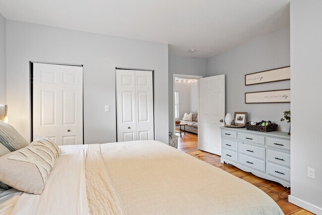 Building Photo - 13 Prospect St