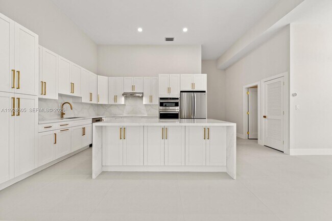 Building Photo - 16160 SW 89th Pl