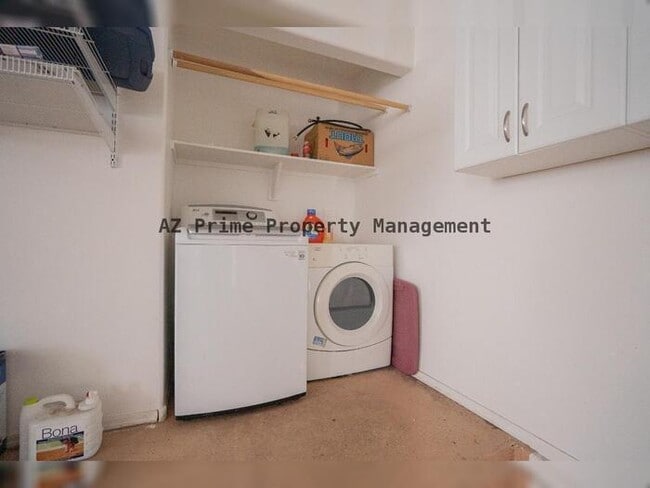 Building Photo - 5616 S 21st Pl