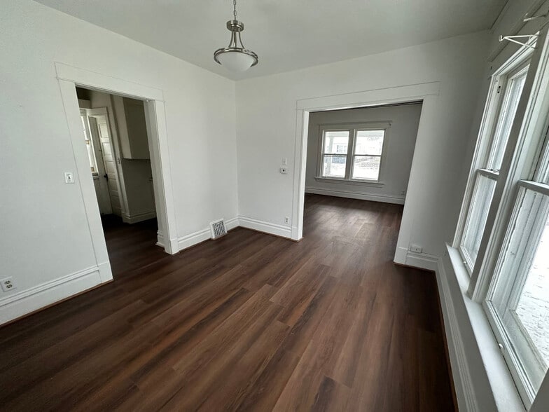 Building Photo - 206 Summit Ave