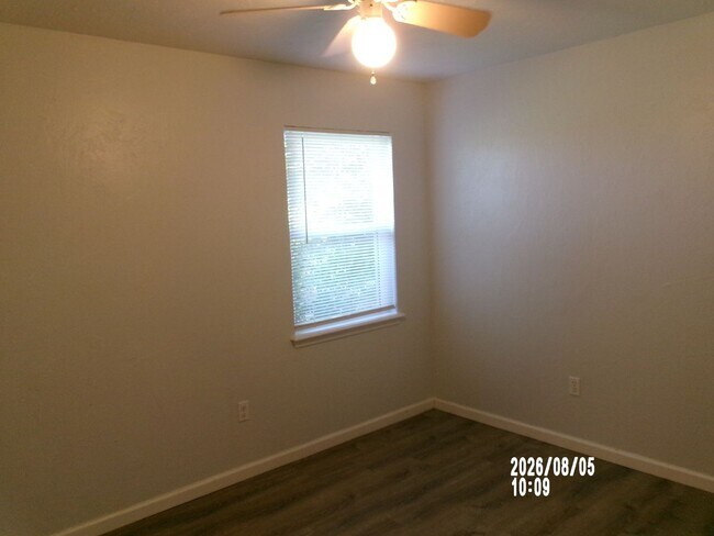 Building Photo - 6049 SW Atterbury Dr