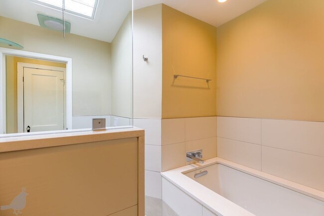 Building Photo - Light-Filled Two Bedroom Home in Hill East...