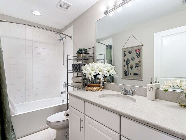 Building Photo - 10525 Oakside Dr