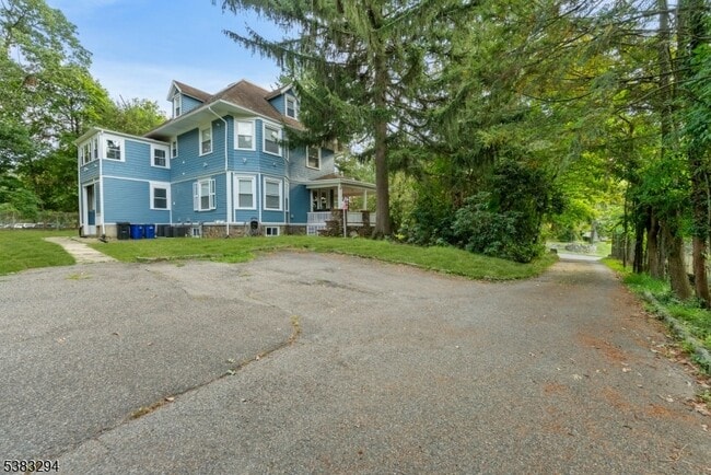 Building Photo - 31-37 Oak Grove Rd