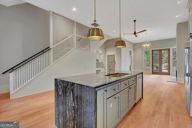 Building Photo - 10659 Serenbe Ln