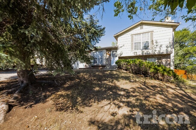 Building Photo - 2925 Reuben Dr