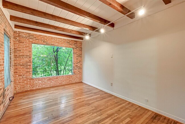Building Photo - 4628 Roseneath Dr