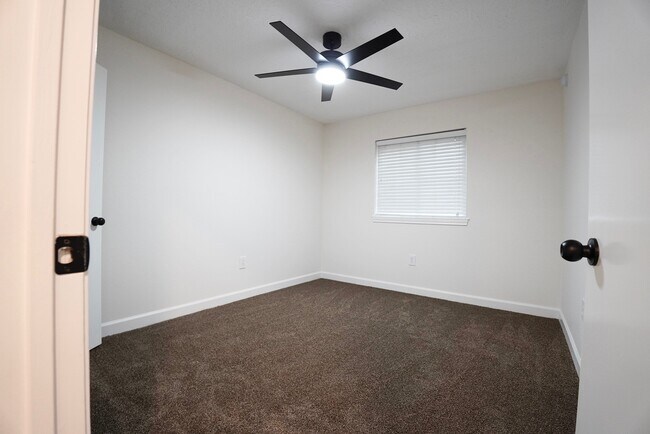 Building Photo - 3403 Honey Creek Dr