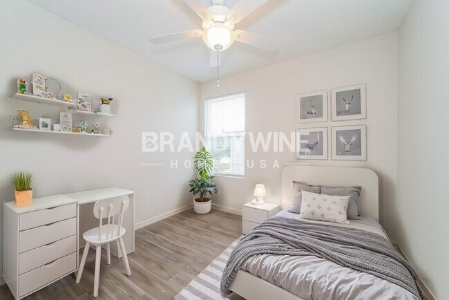 Building Photo - 520 Narnia Ct