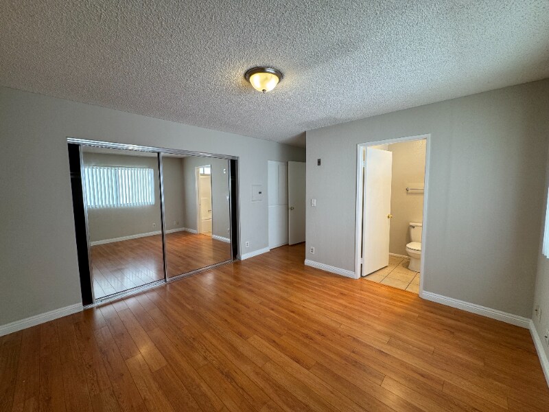 Building Photo - 626 E Verdugo Ave