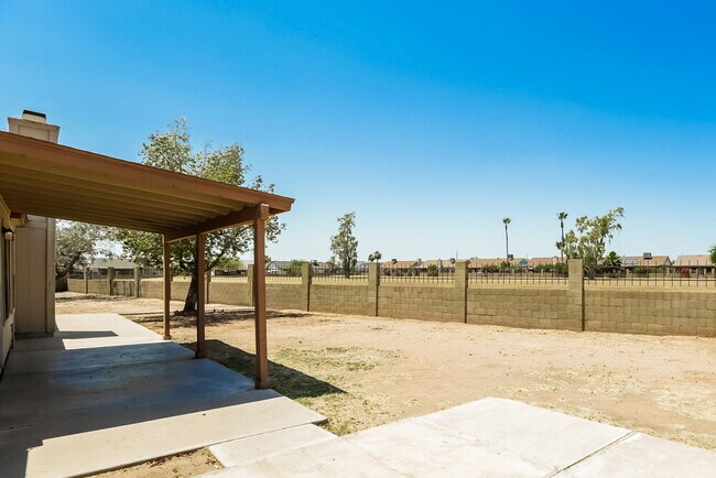 Building Photo - 4626 N 106th Ave