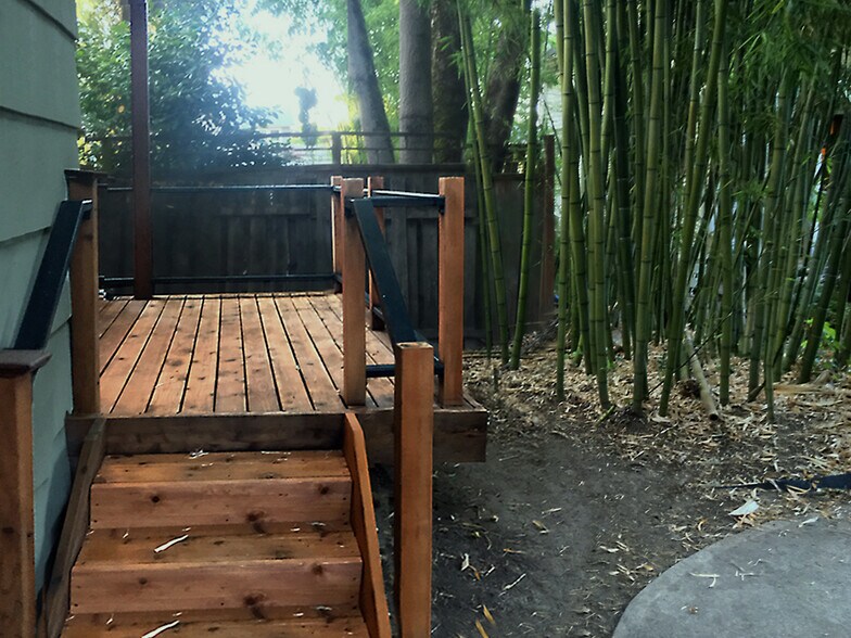 porch - 1114 SE 30th Ave