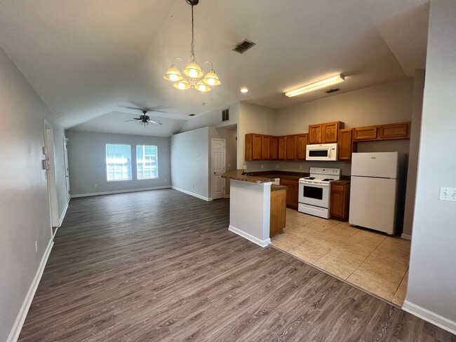 Building Photo - Newly Renovated 3 bedroom 2 bath home!!