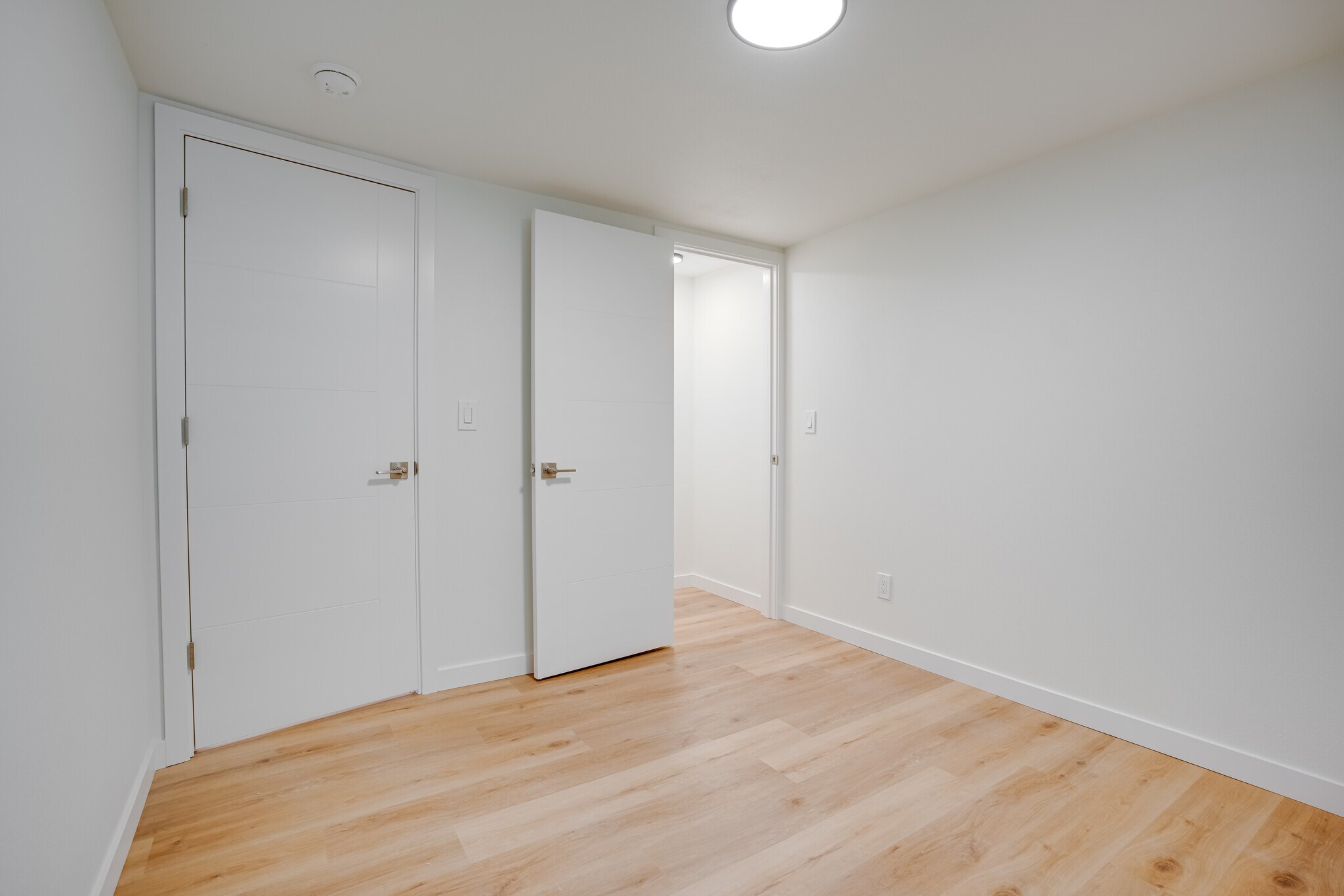 Building Photo - 2581 9th Ave W