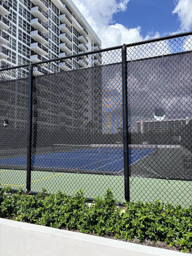 Building Photo - 531 N Ocean Blvd