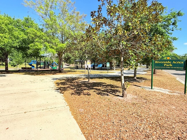 Building Photo - 3120 Drake Dr