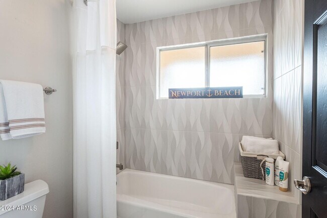 Building Photo - 28990 N White Feather Ln