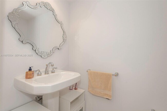 Building Photo - 3370 Hidden Bay Dr