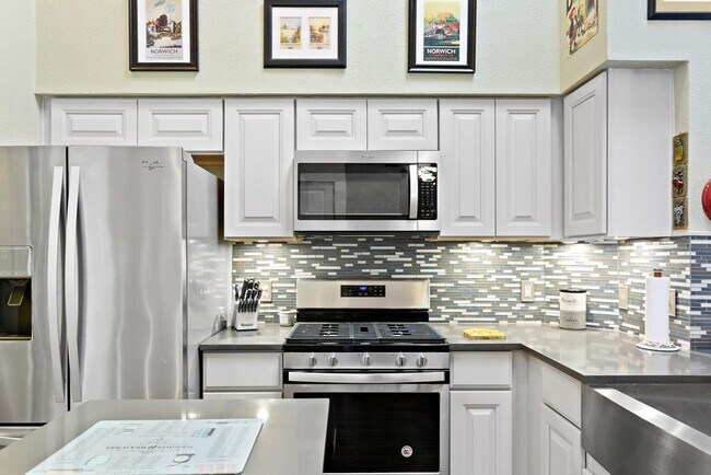 Building Photo - 8203 Miller Falls Dr