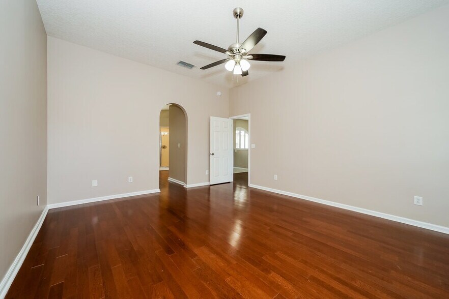 Building Photo - 12589 Hidden Gardens Dr