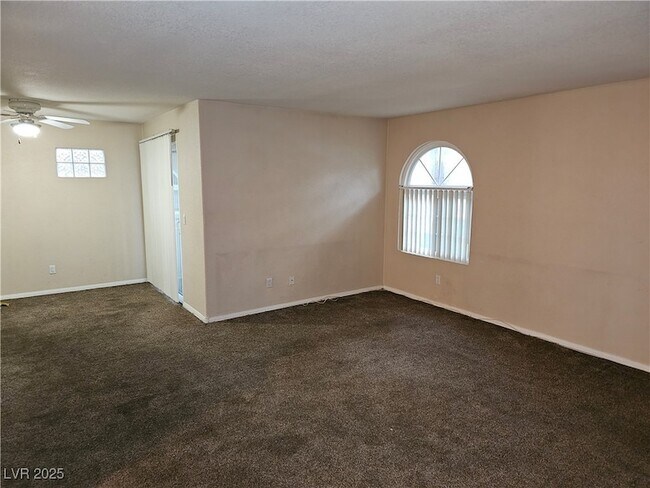 Building Photo - 3145 E Flamingo Rd